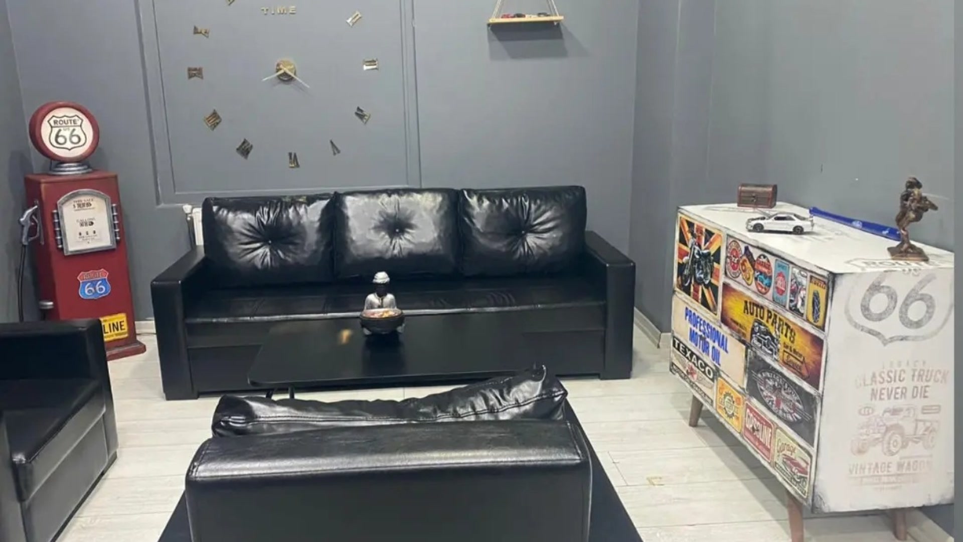 Auto Parts Vintage Garage Konsol Auto Parts çok çekmeceli dolap ve konsol Garden Motors Bursa mekânında